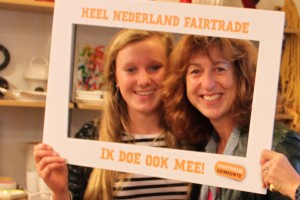 Monique Witkamp (r) - slogan winnaar "Wat goed is, komt van Fair!"